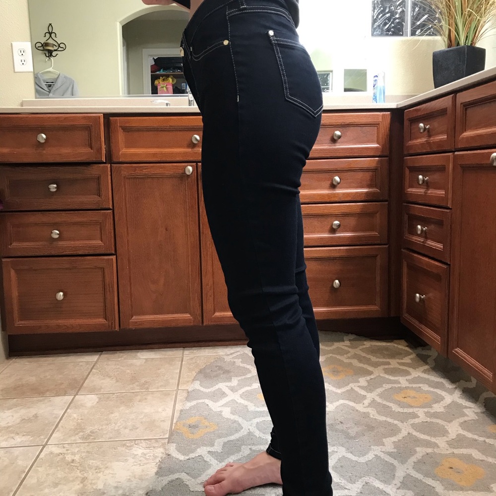 Jennifer Lopez stretchy denim jeans .size 4 - Picture 2 of 8